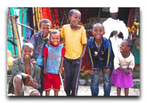 世界遺産の中を全裸で泳ぐ男たち。 Ethiopia / エチオピア
