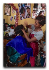 エチオピアでお任せヘアセットを頼むとこうなります。 Ethiopia / エチオピア