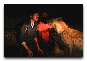 ハイエナの息は臭くなかった!ハラールにいたハイエナマン。 Ethiopia / エチオピア