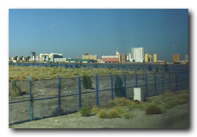 P8253754
